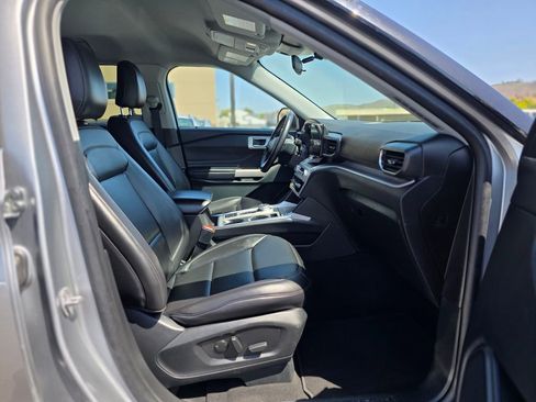 Used 2024 Ford Explorer XLT w/ Equipment Group 202A image 10