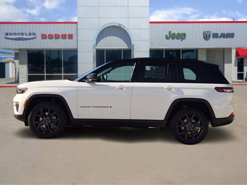 New 2025 Jeep Grand Cherokee Limited image 3