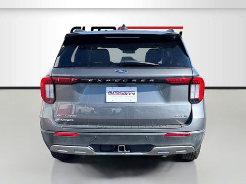 Used 2025 Ford Explorer Active w/ Active Comfort Package image 6