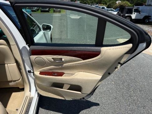 Used 2010 Lexus LS 460 AWD w/ Comfort Pkg image 6