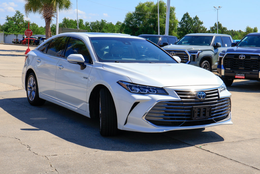 Used 2021 Toyota Avalon XLE w/ Moonroof Package FWD image 25