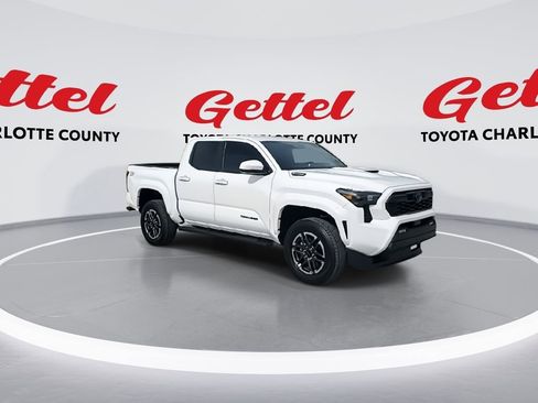 Certified 2025 Toyota Tacoma TRD Sport image 2