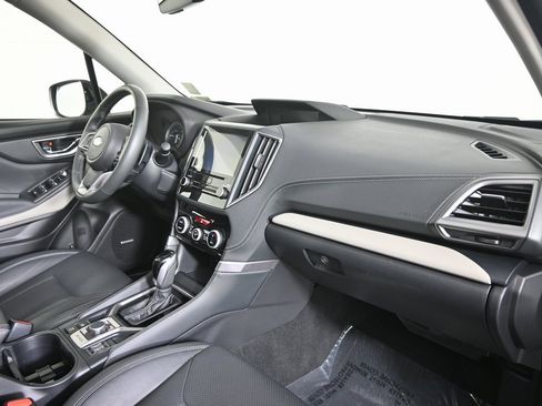 Used 2023 Subaru Forester Limited image 14