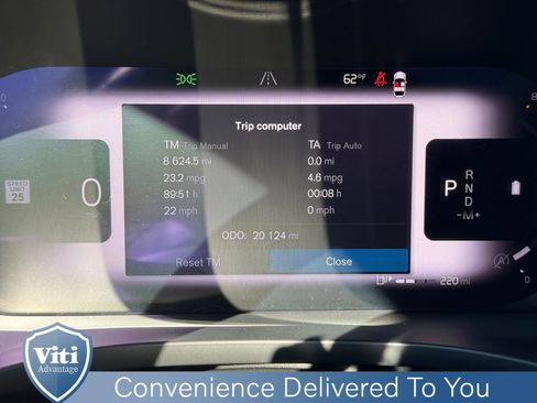 Certified 2023 Volvo XC60 B5 Ultimate w/ Climate Package image 33