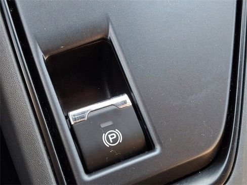 Used 2024 Subaru Crosstrek 2.0i image 24