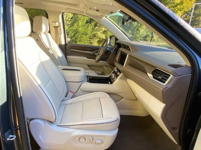Used 2021 GMC Yukon XL Denali w/ Denali Ultimate Package AWD/4WD image 37