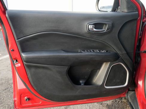 Used 2020 Jeep Compass Latitude image 23