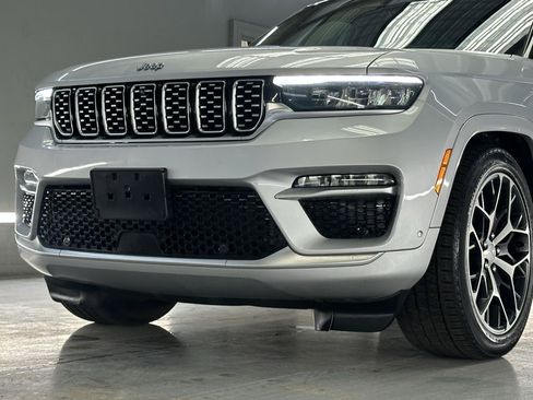 Used 2023 Jeep Grand Cherokee Summit AWD/4WD image 4