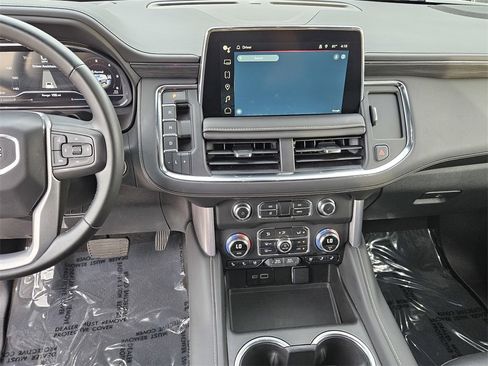 Used 2024 GMC Yukon SLT image 25