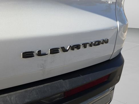 Used 2025 GMC Acadia Elevation image 17
