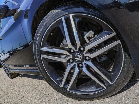 Used 2017 Honda Accord Sport Special Edition image 2