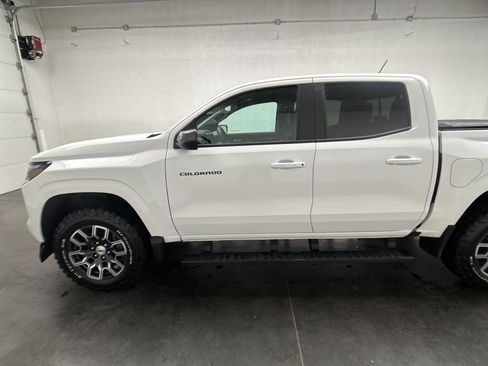 Used 2025 Chevrolet Colorado Z71 AWD/4WD image 6