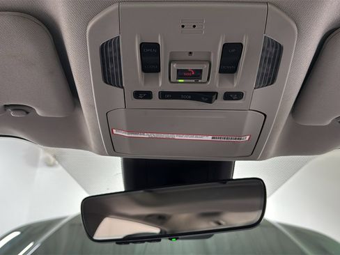 Used 2023 Toyota Highlander XLE image 11