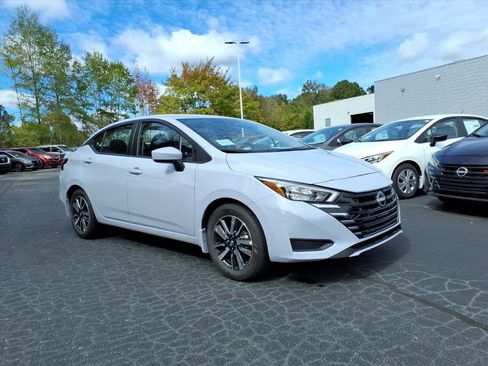 New 2025 Nissan Versa SV w/ Trunk Package image 1