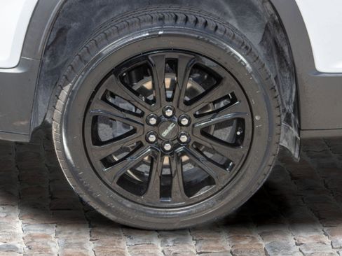 Certified 2022 GMC Acadia SLE w/ Driver Convenience Package image 44