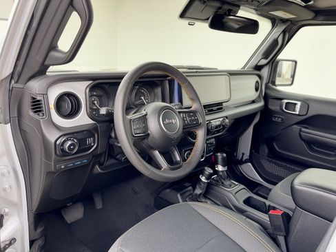 Used 2024 Jeep Wrangler Unlimited AWD/4WD image 4
