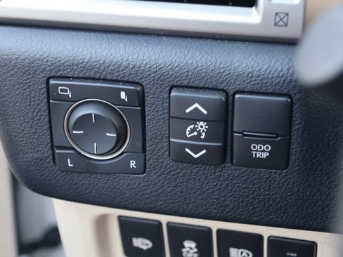 Used 2022 Lexus GX 460 Premium w/ Premium Package image 15