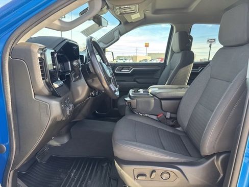 Used 2022 Chevrolet Silverado 1500 RST image 2