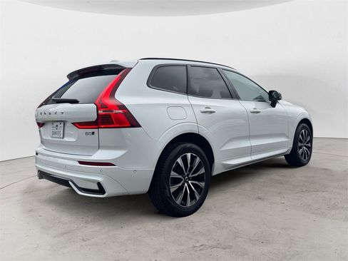 Certified 2025 Volvo XC60 B5 Plus image 6