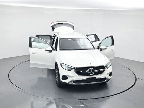 Used 2024 Mercedes-Benz GLC 300 image 49