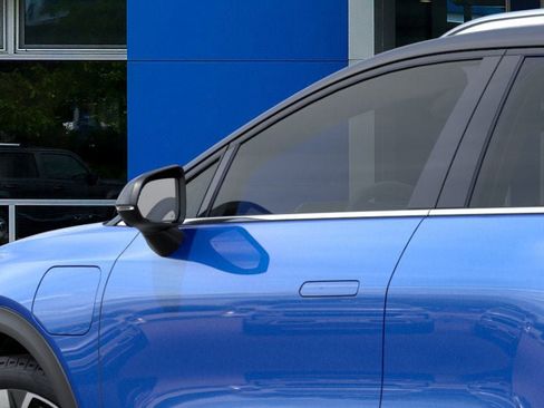 New 2026 Chevrolet Equinox EV LT image 36