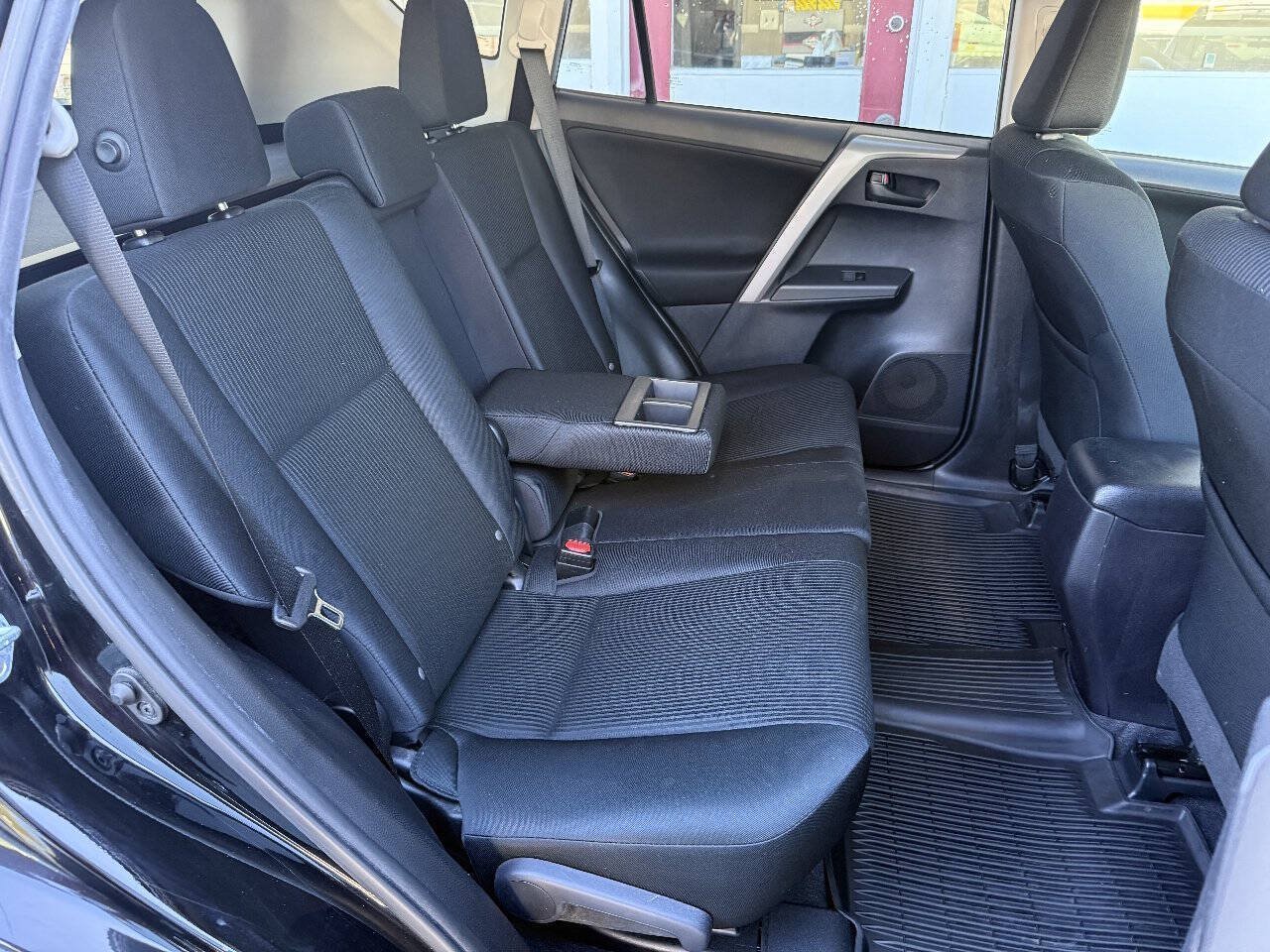 Used 2017 Toyota RAV4 LE w/ Carpet Mat Package AWD/4WD image 13