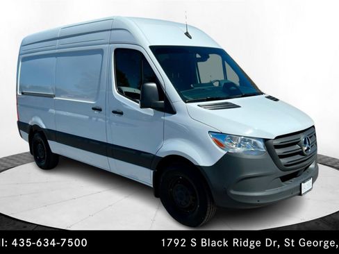 Used 2025 Mercedes-Benz Sprinter 2500 image 7