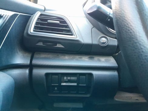 Used 2017 Subaru Impreza 2.0i Premium image 13