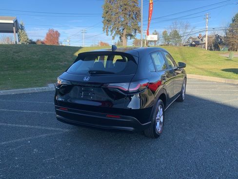 Used 2023 Honda HR-V LX image 6