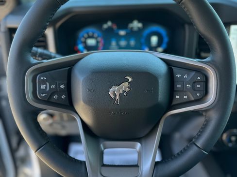 New 2026 Ford Bronco Badlands w/ Sasquatch Package AWD/4WD image 21