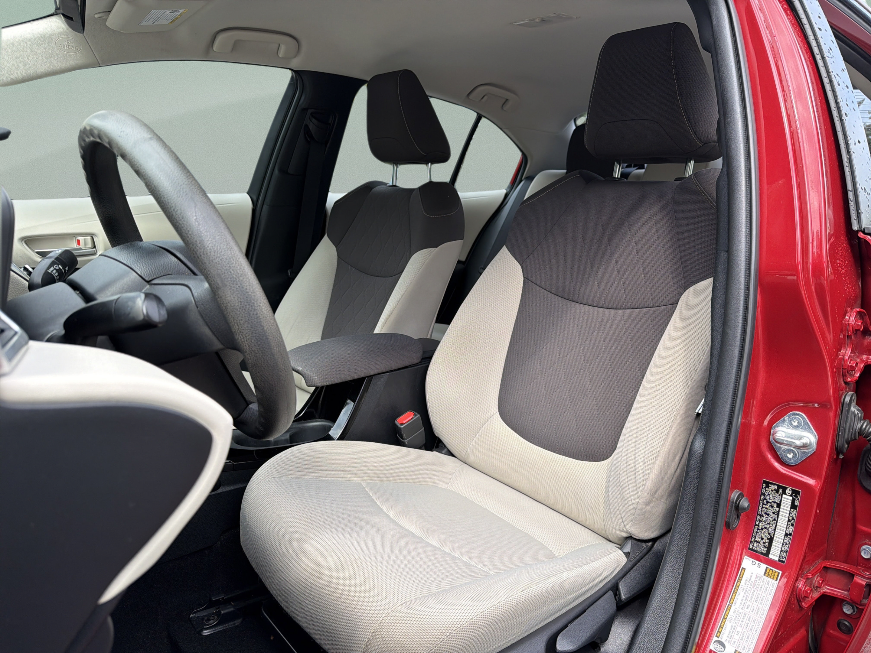 Used 2020 Toyota Corolla LE FWD image 18
