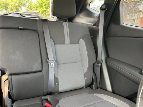 Used 2025 Chevrolet Blazer LT FWD image 32