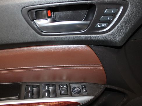 Used 2015 Acura TLX V6 w/ Technology Package FWD image 9