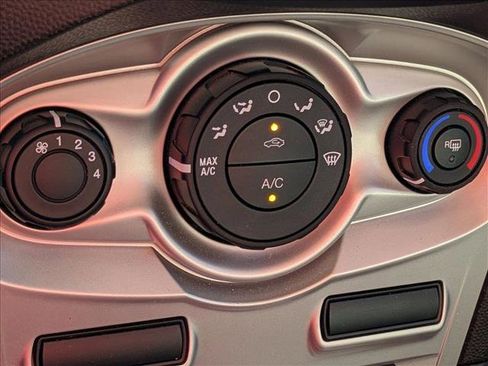 Used 2019 Ford Fiesta SE image 11