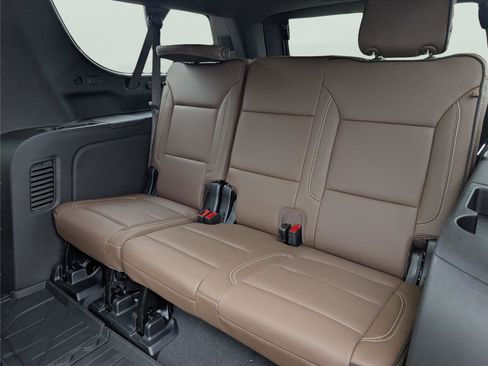 New 2026 Chevrolet Suburban High Country RWD image 10