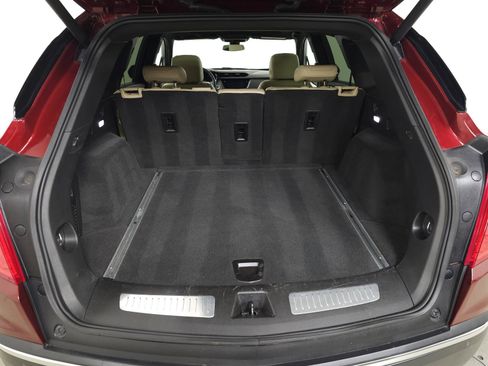 Used 2017 Cadillac XT5 Luxury w/ Driver Awareness Package AWD/4WD image 7