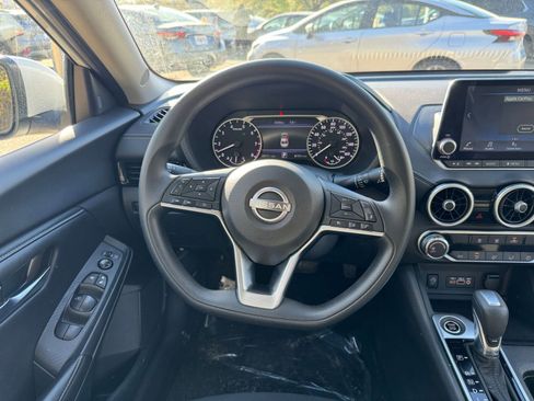 Used 2025 Nissan Sentra SV image 30
