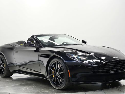 Used 2020 Aston Martin DB11 Volante image 3