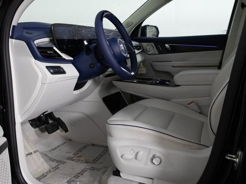 Used 2025 Buick Enclave Avenir w/ Super Cruise Package FWD image 16