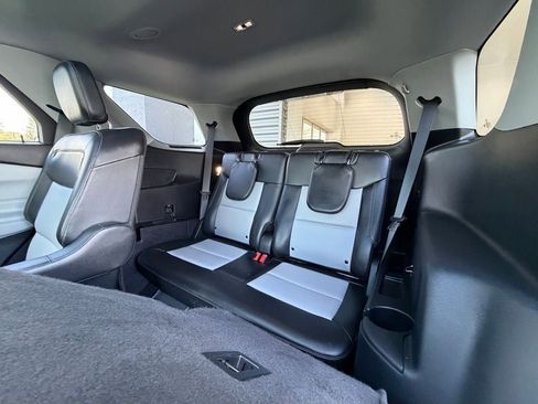 Used 2022 Ford Explorer XLT w/ Equipment Group 202A image 33