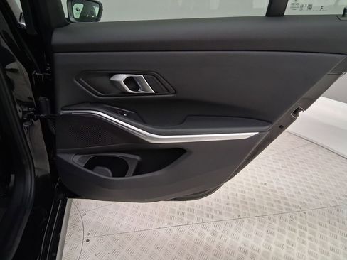 Used 2025 BMW 330i Sedan w/ Convenience Package image 31