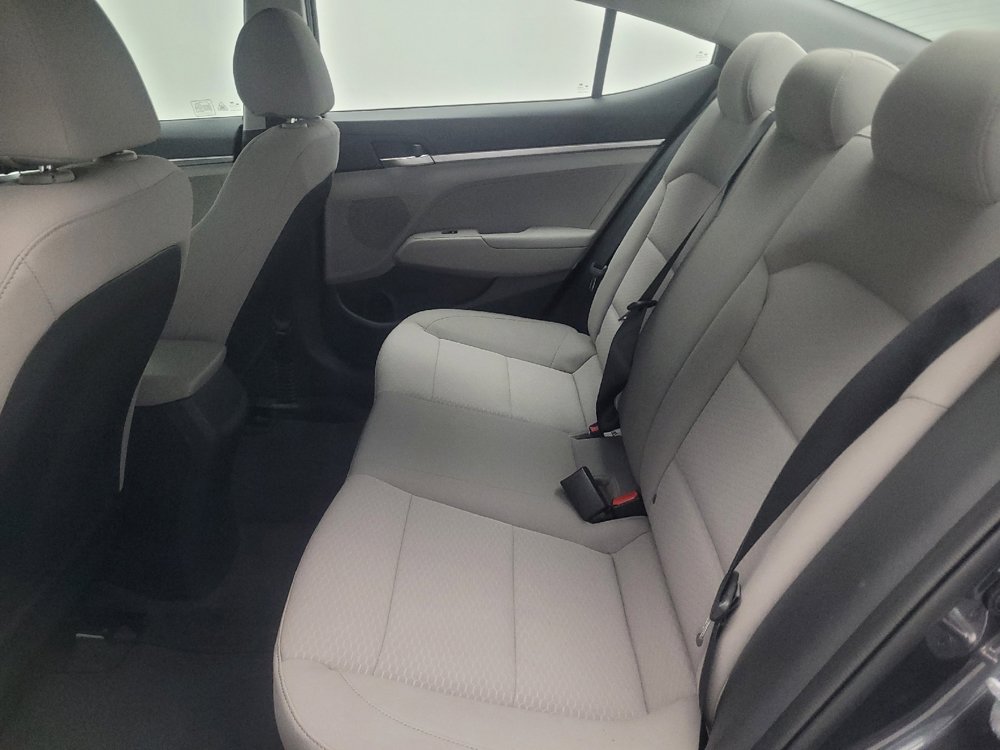 Used 2020 Hyundai Elantra SE FWD image 18