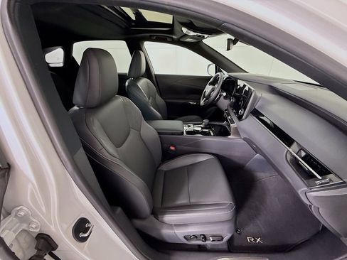 Certified 2025 Lexus RX 350 FWD w/ Accessory Package image 20