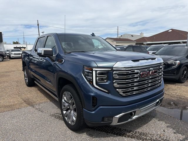 Used 2024 GMC Sierra 1500 Denali w/ Denali Reserve Package AWD/4WD image 4