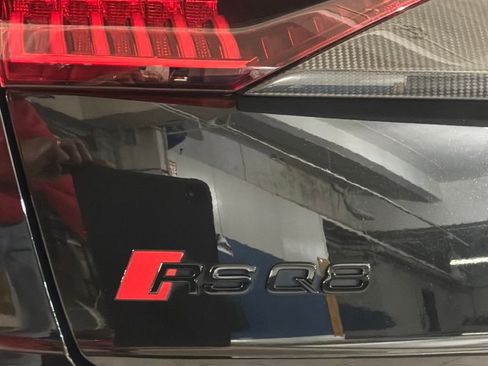 Used 2023 Audi RS Q8 w/ Black Optic Package image 22