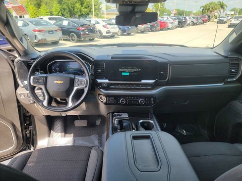 Used 2022 Chevrolet Silverado 1500 LT w/ Protection Package RWD image 16