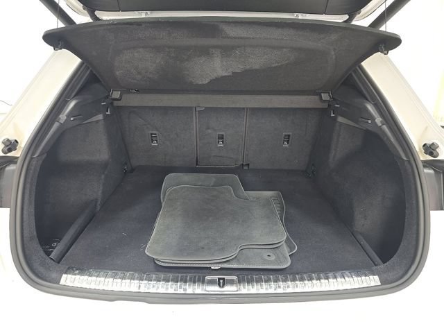 Used 2021 Audi Q3 2.0T Premium w/ Convenience Package AWD/4WD image 17