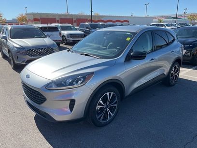 Used 2022 Ford Escape SE w/ SE Sport Appearance Package