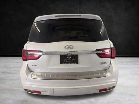 Used 2019 INFINITI QX80 Luxe w/ All-Season Package image 8