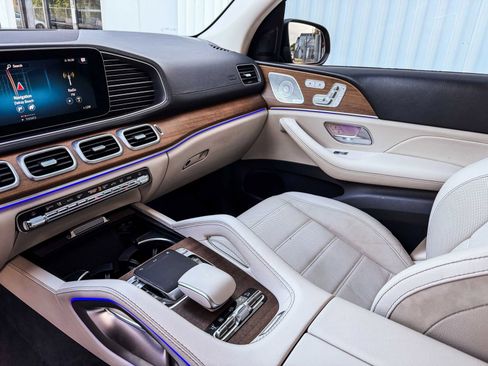 Used 2020 Mercedes-Benz GLS 450 4MATIC image 19